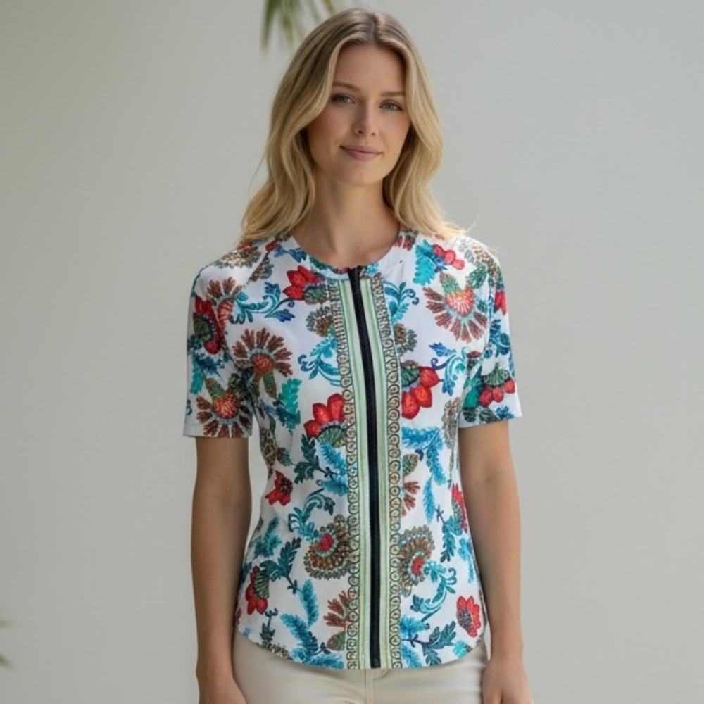 Tommy Bahamas ladies sun shirt. Size large. Very stretchy and comfortable.